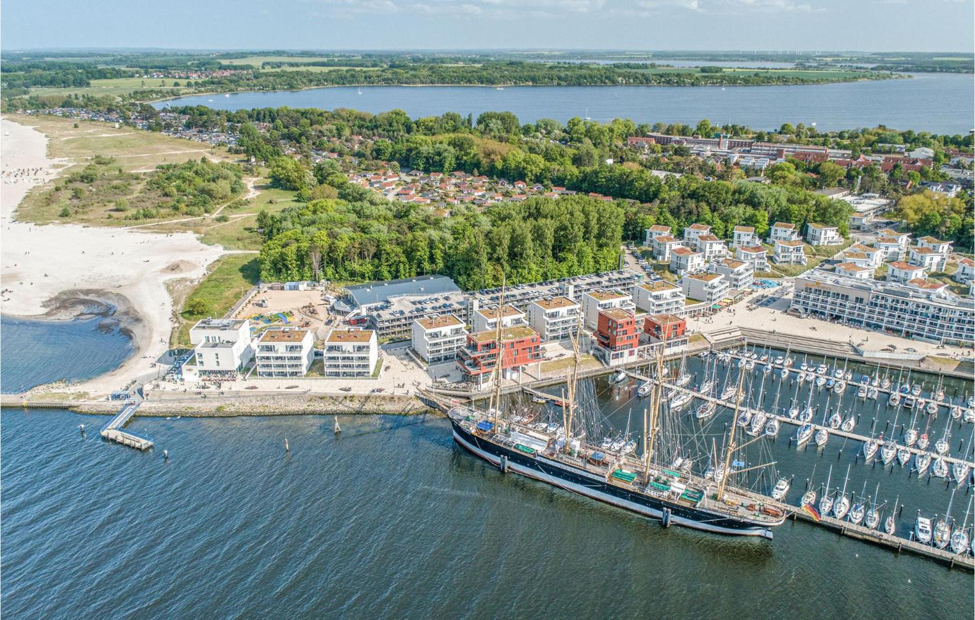 Lovely Apartment In Luebeck Travemuende With Sauna Екстериор снимка